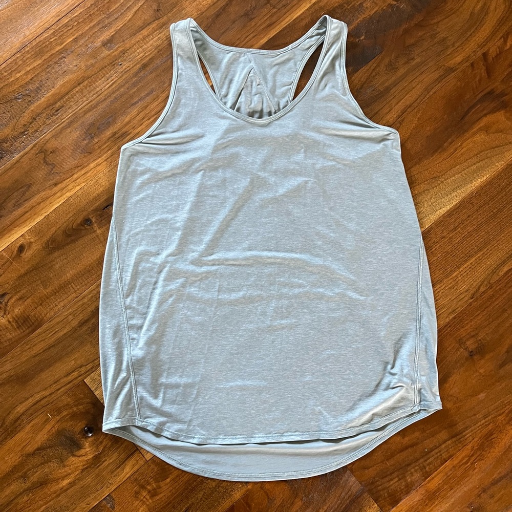 Lululemon Essential Tank *Pleated Size 6